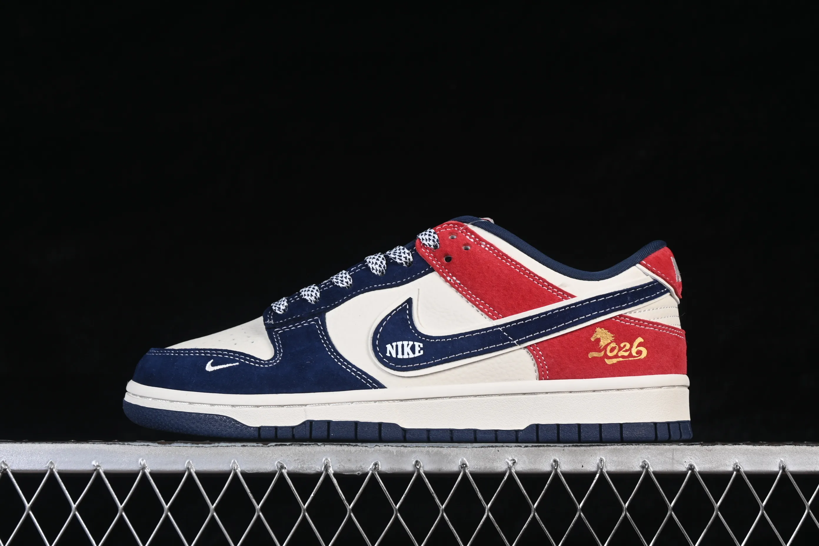 All categories Nk SB Dunk Series Nk SB Dunk Low High-end customized low-top sneakers Nike SB Dunk Low Limited to the Year of the Horse Dragon and Horse Spirit High-end customized low-top casual skate shoes DN3168-028